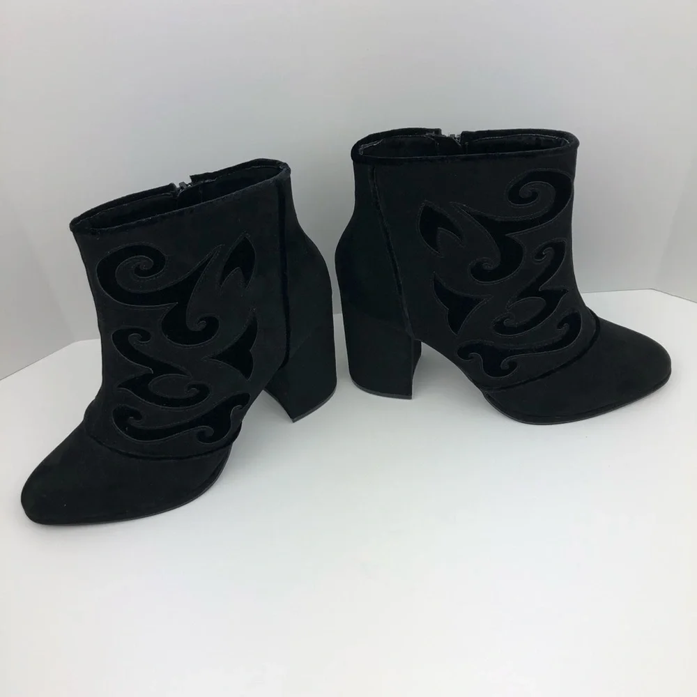 Cloudwalkers by Avenue Black Ankle Booties | 9.5 - Picture 5 of 8